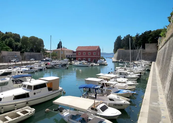 아파트 Mia By Interhome 자다르